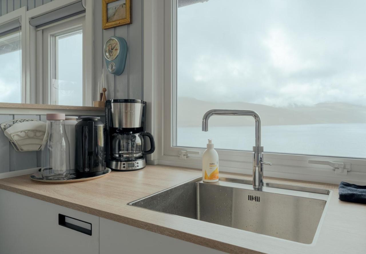 Cozy 2-Bedroom House With A Fantastic View Leynar Bagian luar foto