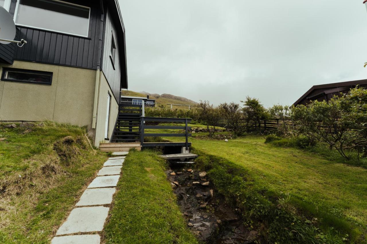Cozy 2-Bedroom House With A Fantastic View Leynar Bagian luar foto
